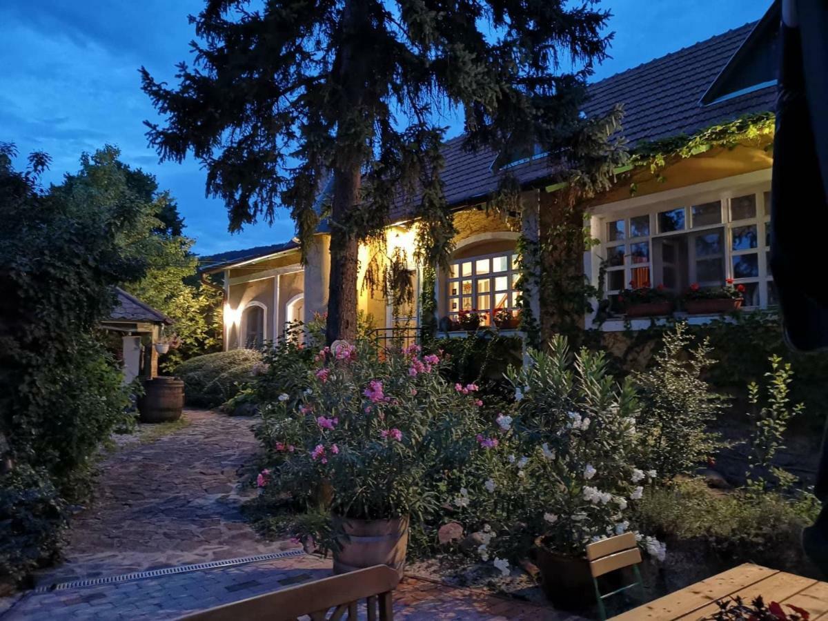 Villa-Magdi Vendégház Révfülöp Extérieur photo
